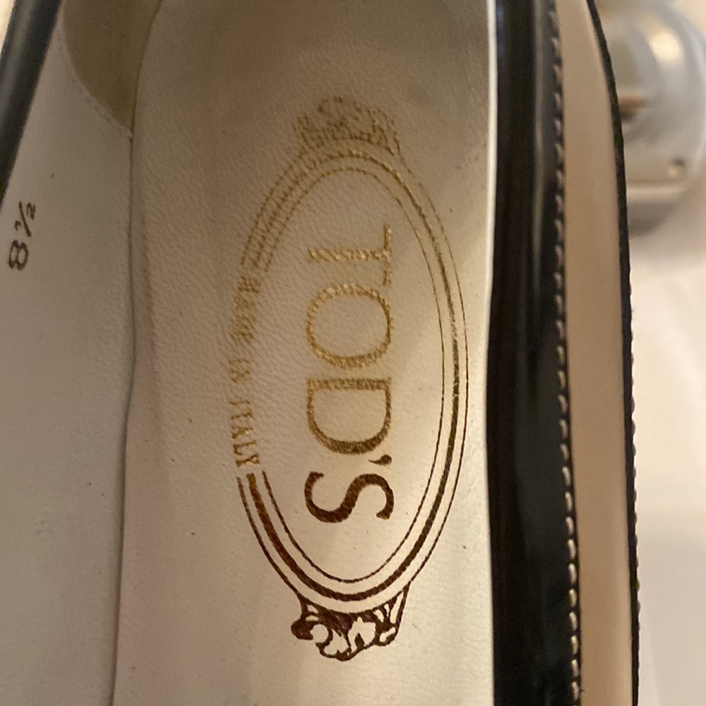 Tods leather beige black low heel 8.5 shoe - Picture 3 of 6